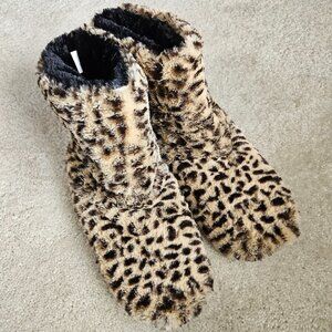 Cheetah Faux Fur Slippers (S/M)